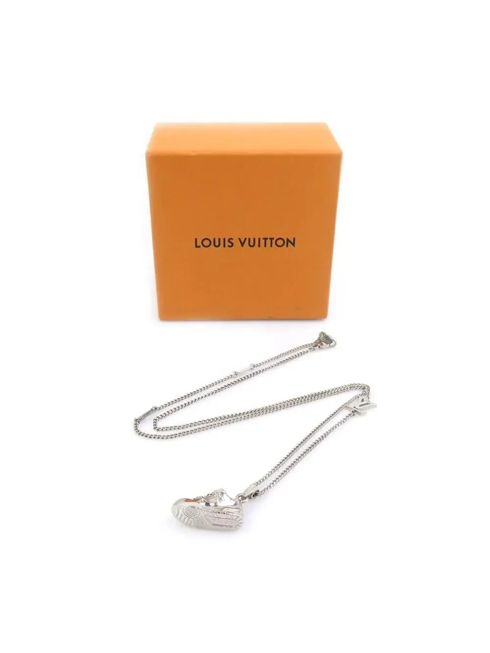 Auth Louis Vuitton Pendentif Lv Trainer #302675L49B
